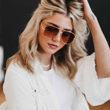 Load image into Gallery viewer, Alexa Aviator Frame Sunglasses: Brown

