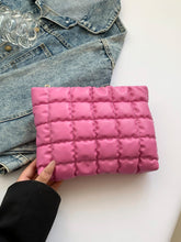 Load image into Gallery viewer, Quilted Plaid Clutch with Zipper

