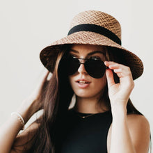 Load image into Gallery viewer, Alexa Aviator Frame Sunglasses: Brown
