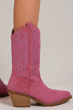 Load image into Gallery viewer, Beast Fashion Rhinestone Detail Point Toe Boots
