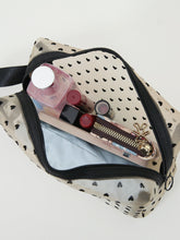 Load image into Gallery viewer, 4- Piece Heart Polyester Storage Bag
