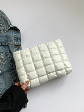 Load image into Gallery viewer, Quilted Plaid Clutch with Zipper
