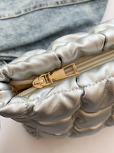 Load image into Gallery viewer, Quilted Plaid Clutch with Zipper
